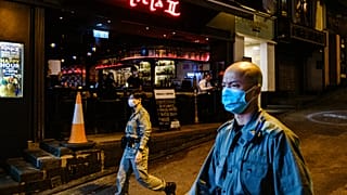 Çinli bilim insanı: ABD ve Avrupa’daki en büyük yanlış virüse karşı maske takmamak 