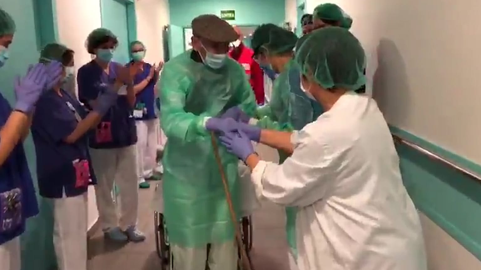 Video | İspanya'nın Katalonya bölgesinde 93 yaşındaki hasta Covid-19'u yendi