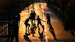 Covid-19 genç yaşlı ayırt etmiyor