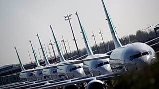 Aviones estacionados en el aeropuerto de París-Orly