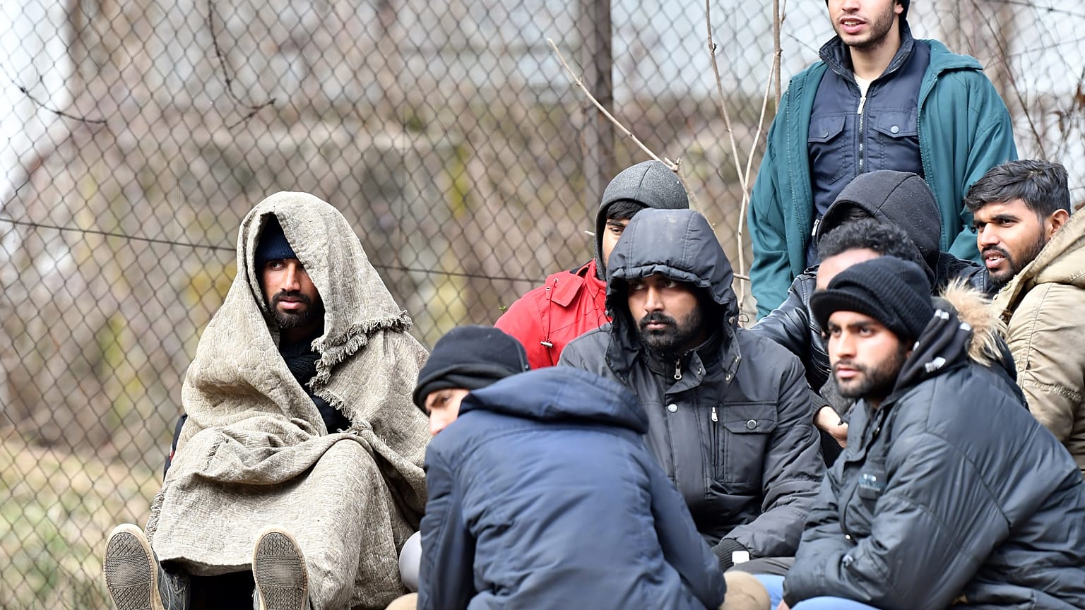 Eine Gruppe Migranten in Bosnien