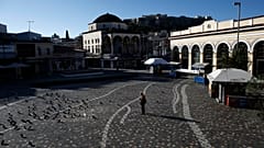 ΚΟΡΟΝΟΪΟΣ ΚΑΘΗΜΕΡΙΝΗ ΖΩΗ ΠΛΑΤΕΙΑ ΜΟΝΑΣΤΗΡΑΚΙ