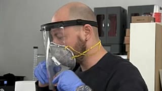 COVID-19: Προστατευτικές μάσκες 3D από Έλληνες