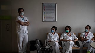 Virus Outbreak Inside the ICU