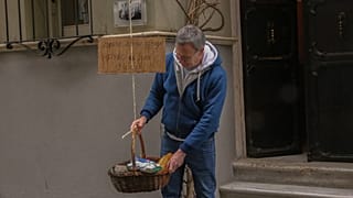 İtalya'nın Napoli kentinden İstanbul'un Fatih semtine dayanışma
