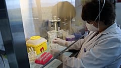 ΙΝΣΤΙΤΟΥΤΟ ΝΕΥΡΟΛΟΓΙΑΣ ΚΑΙ ΓΕΝΕΤΙΚΗΣ - Ο ΚΟΡΩΝΟΪΟΣ ΣΤΟ ΜΙΚΡΟΣΚΟΠΙΟ
