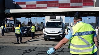 "Никуда не уезжать": пасхальные каникулы в карантине