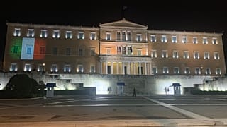 «Ευχαριστώ» της Ιταλίας στην Ελλάδα για τη συμβολική στήριξη
