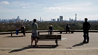 Britânicos enchem parques, França proíbe arrendamentos de férias