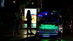 Tayland'da Covid-19 nedeniyle uygulanan gece sokağa çıkma yasağı seks işçilerini vurdu