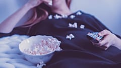 كيف يؤثر فيروس كورونا سلباً على عادات وممارسات الأمريكيين اليومية؟ 