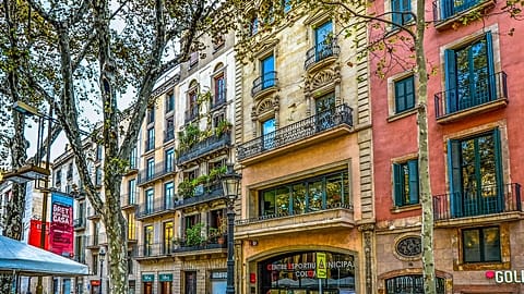 برشلونة
