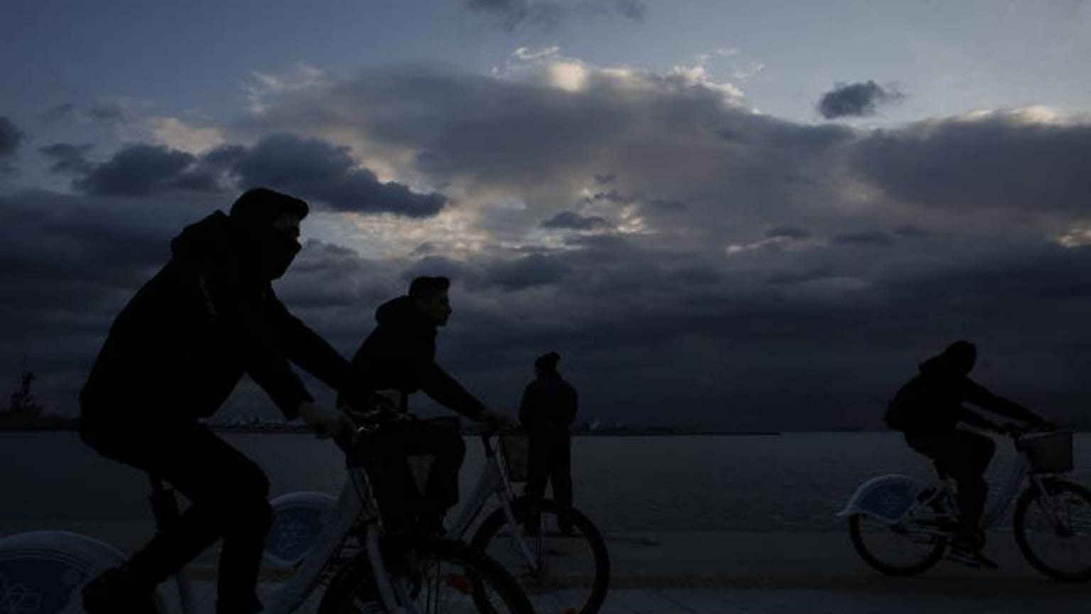 Έκαναν βόλτα χωρίς άδεια και... με κλεμμένα ποδήλατα