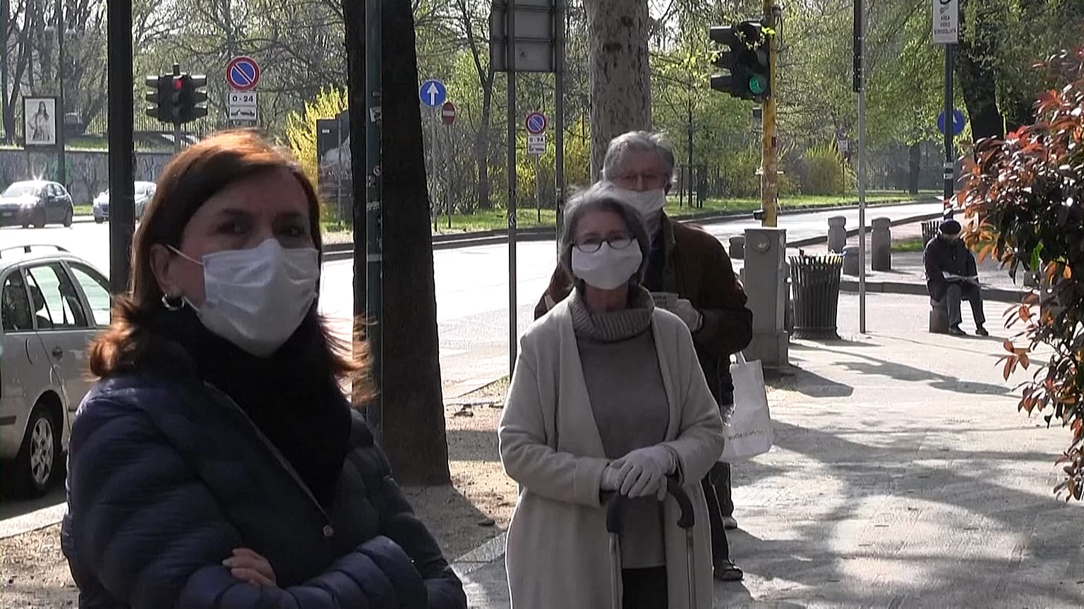 Covid-19: İtalya'nın Lombardia bölgesinde artık insanlar sokağa maskesiz çıkamayacak