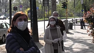 Covid-19: İtalya'nın Lombardia bölgesinde artık insanlar sokağa maskesiz çıkamayacak