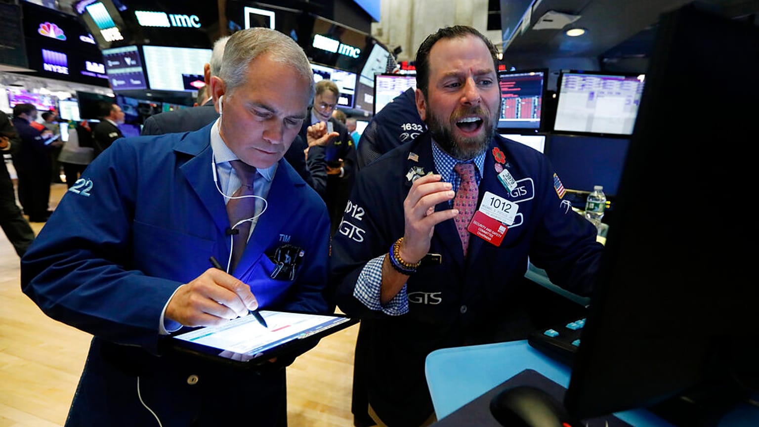 Wall Street começa a semana em alta com otimismo dos investidores quanto à pandemia