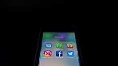Aplicaciones de mensajería y redes sociales en un smartphone