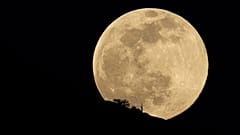 The full super snow moon is pictured on February 8, 2020, in Oregon, USA