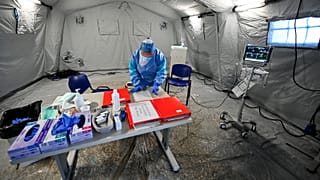 Ιταλία-Covid-19: Μείωση ρεκόρ των νέων κρουσμάτων και μικρός περιορισμός των νεκρών