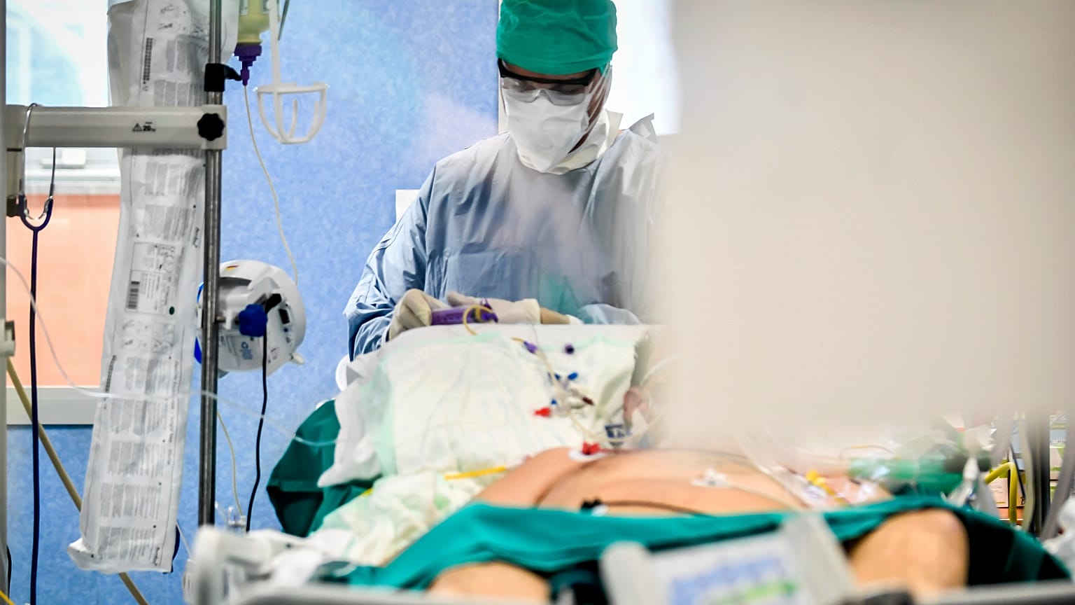 Unidade de Cuidados Intensivos do Hospital Bassini, perto de Milão