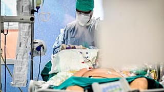 Unidade de Cuidados Intensivos do Hospital Bassini, perto de Milão