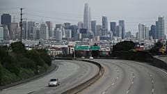 A 101-es autópálya San Francisco bejáratánál a koronavírus-járvány idején