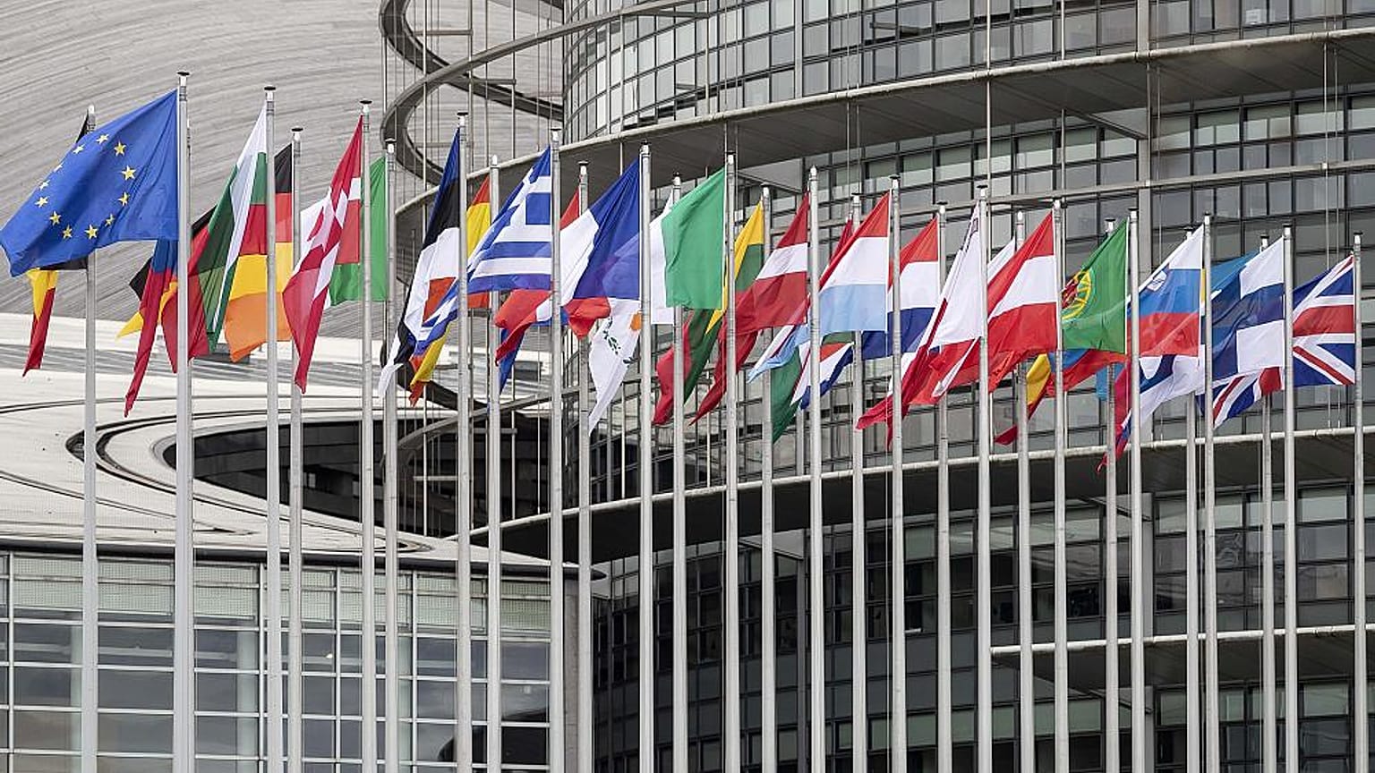 Strasbourg'daki Avrupa Parlamentosu binası Covid-19 test ve tanı merkezi olarak kullanılacak