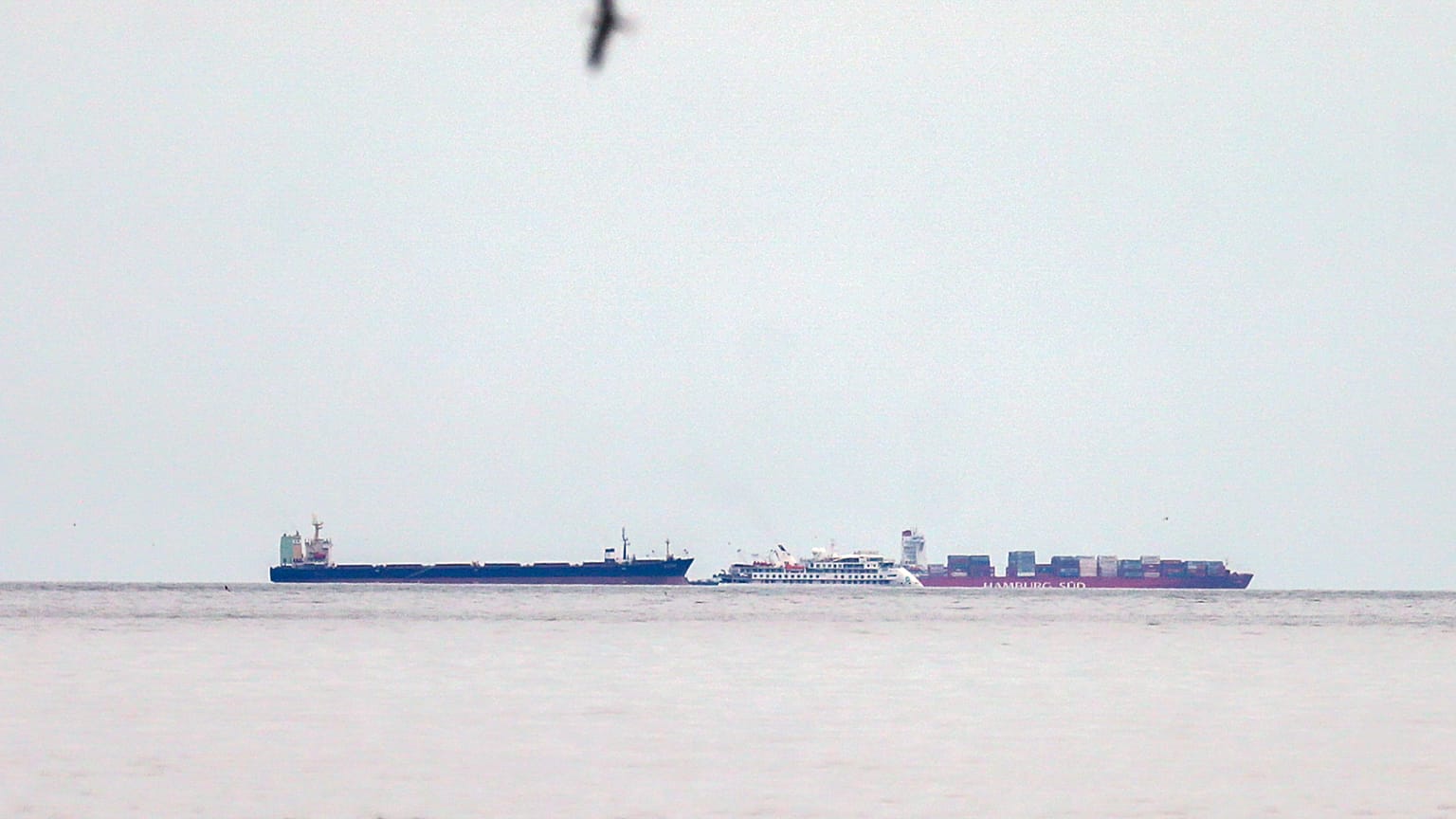 El COVID-19 deja un crucero de lujo anclado en Uruguay