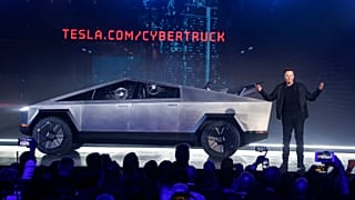 Tesla CEO'su Elon Musk, şirketin ürettiği Cybertruck marka aracı tanıtırken. Kaliforniya/ABD