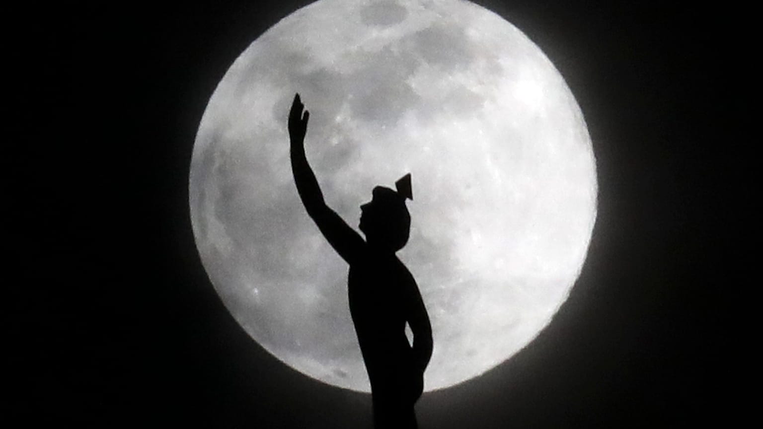 APTOPIX Supermoon Tennessee