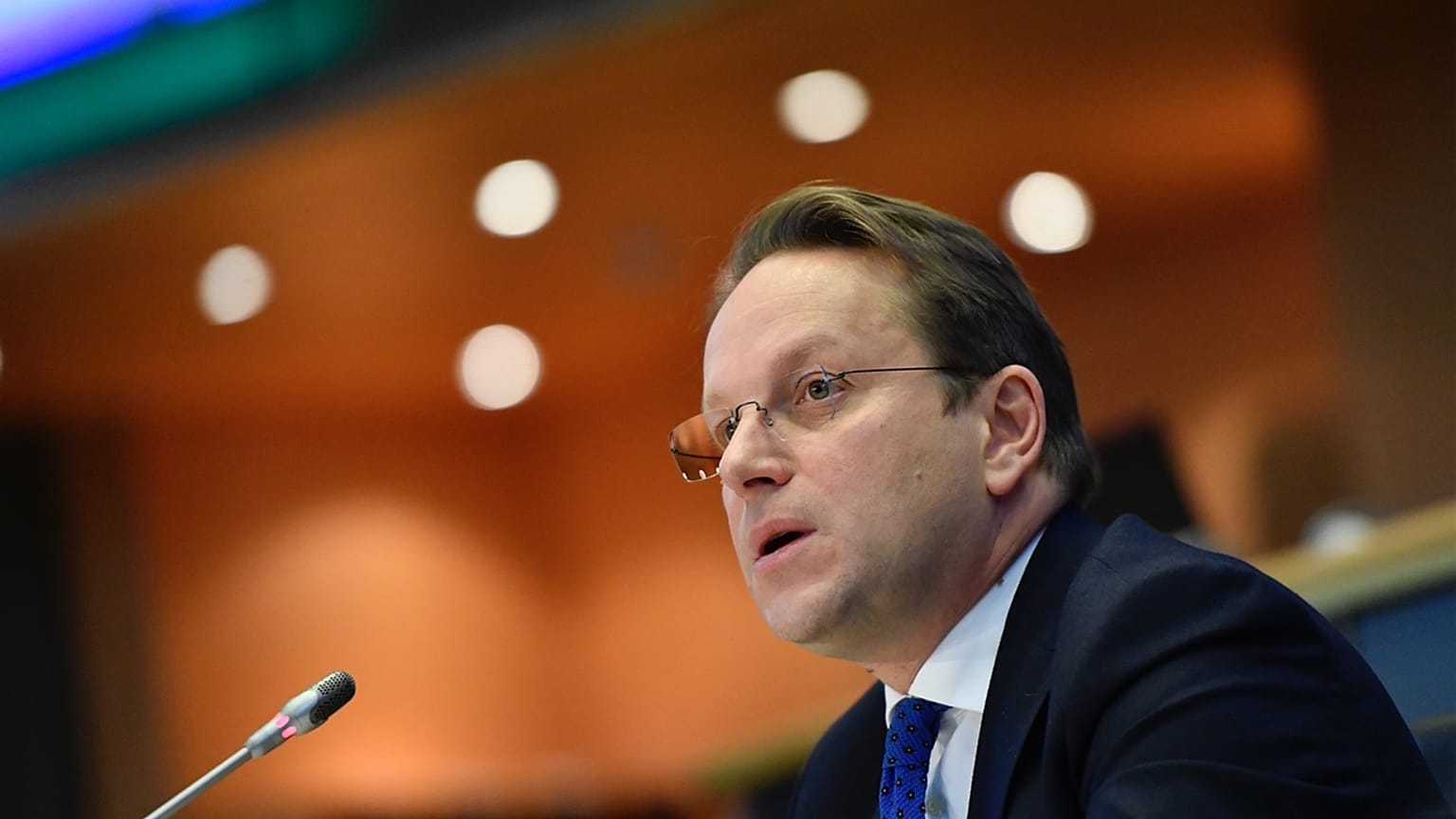 Oliver Varhelyi