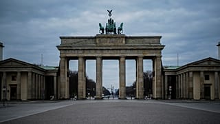 Almanya'nın başkenti Berlin'in sembollerinden Brandenburg Kapısı