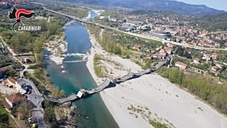 Italian bridge collapses injuring only one as lockdown conditions reduce traffic