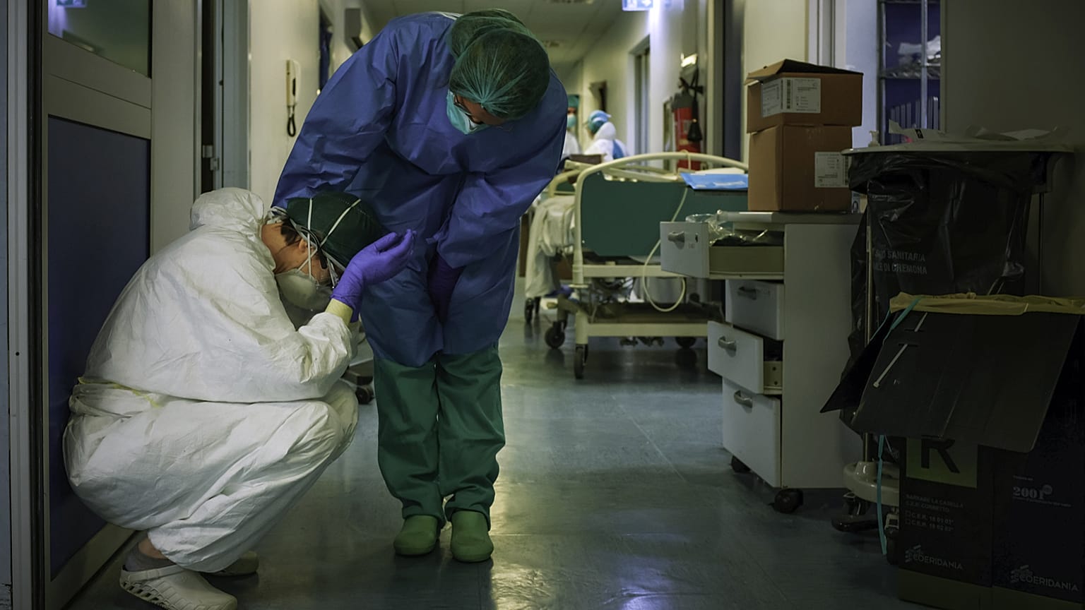 Covid-19, parlano medici e infermieri alla prima esperienza in corsia: "Avrei potuto fare di più?"