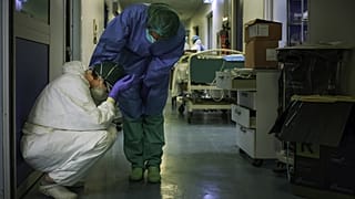 Covid-19, parlano medici e infermieri alla prima esperienza in corsia: "Avrei potuto fare di più?"