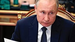 "Находиться в четырех стенах муторно и тошно": Путин снова обратился к нации