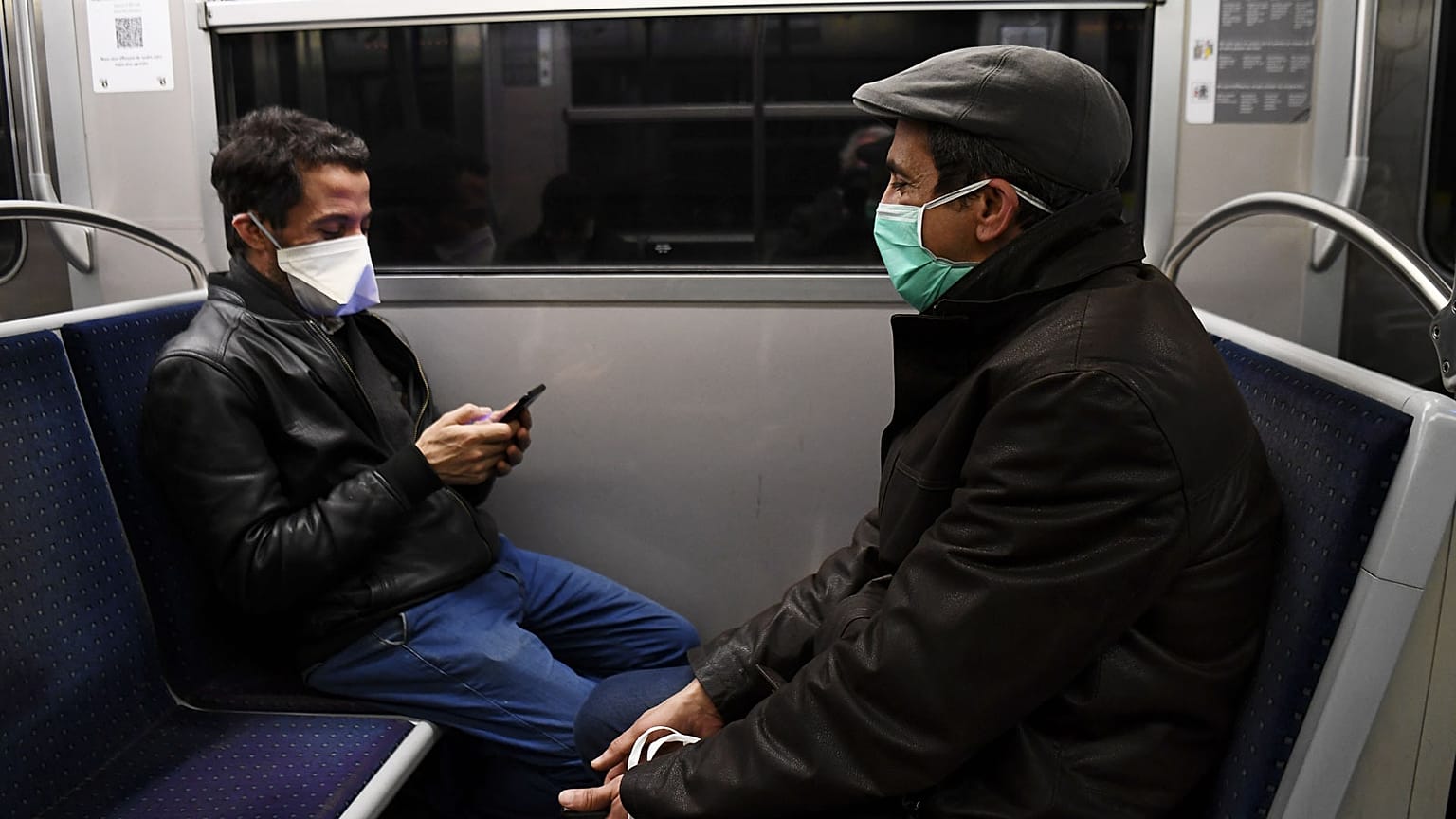 Photo d'illustration : voyageurs dans le métro parisien, le 23 mars 2020 