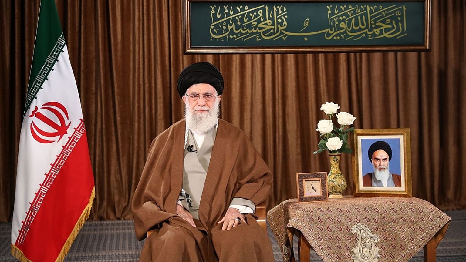 واکنش‌ها و حاشیه‌ها درباره تصحیح یک اشتباه از سوی علی خامنه‌ای