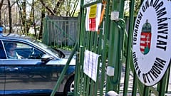 Bea aggódik édesanyjáért, aki koronavírussal fertőződött egy idősotthonban