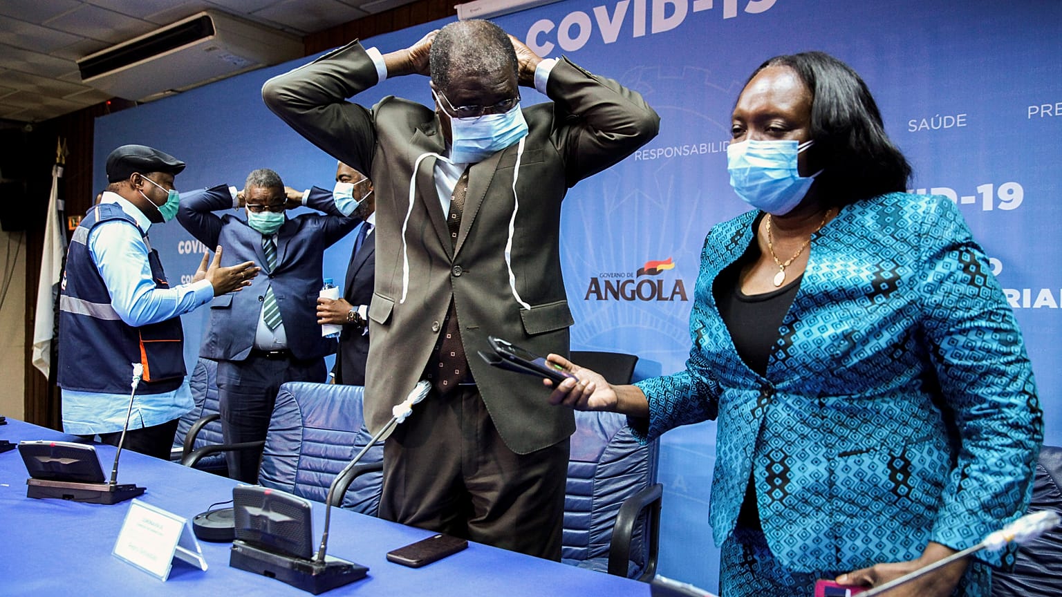 Covid-19: Angola permite possibilidade de rotação de funcionários governamentais