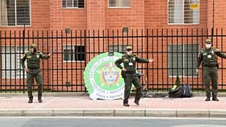 Zumba policial en Colombia para levantar el ánimo en la cuarentena