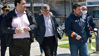 ΛΑΡΙΣΑ ΝΕΑ ΣΜΥΡΝΗ ΚΡΟΥΣΜΑΤΑ ΚΟΡΟΝΟΪΟΥ
