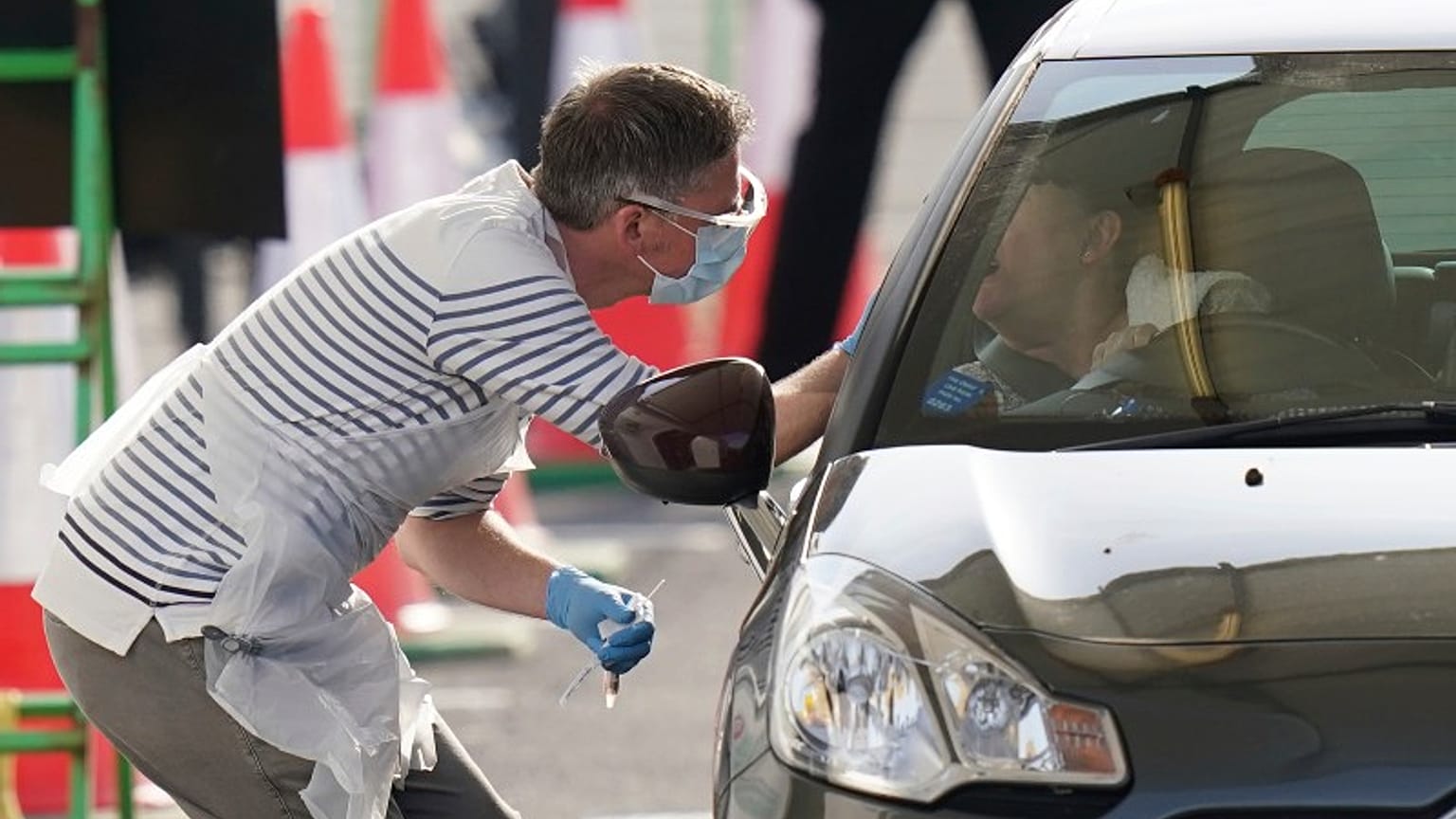 Coronavirus: oltre 100.000 morti nel mondo. Record di decessi nel Regno Unito