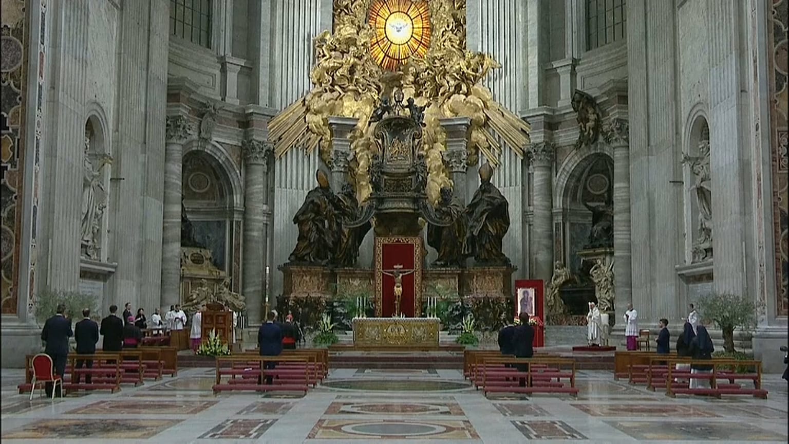 Papst Franziskus feiert einsame Osternacht - Turiner Grabtuch geht Online