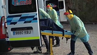 Nuevo repunte en España: 619 muertos en un día