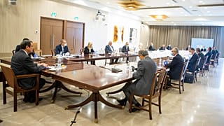 ΠτΔ – Σύσκεψη με Πρόεδρο Βουλής, Διοικητή Κεντρικής Τράπεζας και αρχηγούς πολιτικών κομμάτων