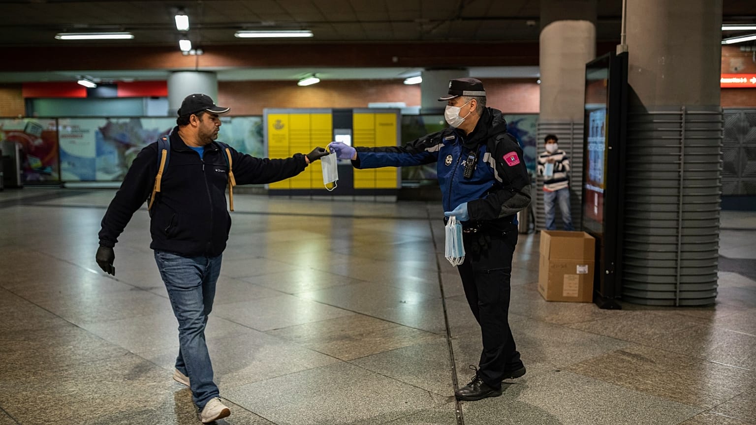 España registra los menores aumentos de muertes y contagios desde el inicio de la crisis sanitaria