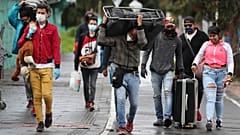 Papucsban a hegyeken át - hazamenekülő venezuelaiak