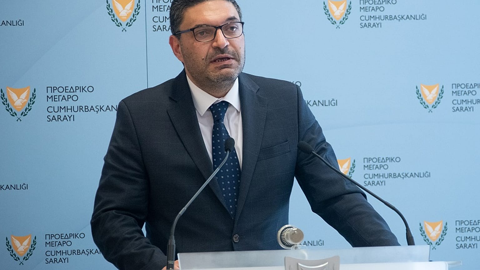 Υπουργός Οικονομικών – Σύσκεψη με Πρόεδρο Βουλής, Διοικητή Κεντρικής Τράπεζας και αρχηγούς πολιτικών κομμάτων