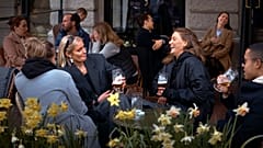 İsveç'te 8 Nisan'da açık bir bar